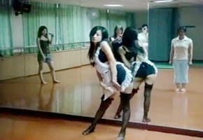 小野猫性感的舞蹈